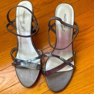 Dress grey pumps with shine at the toe!  Great for all occassions